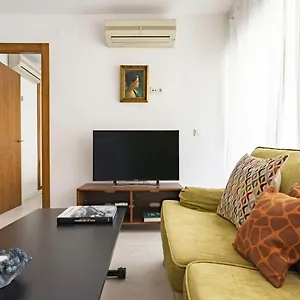 https://livemalaga-modern-vintage-malagueta.hotelsinnerja.org